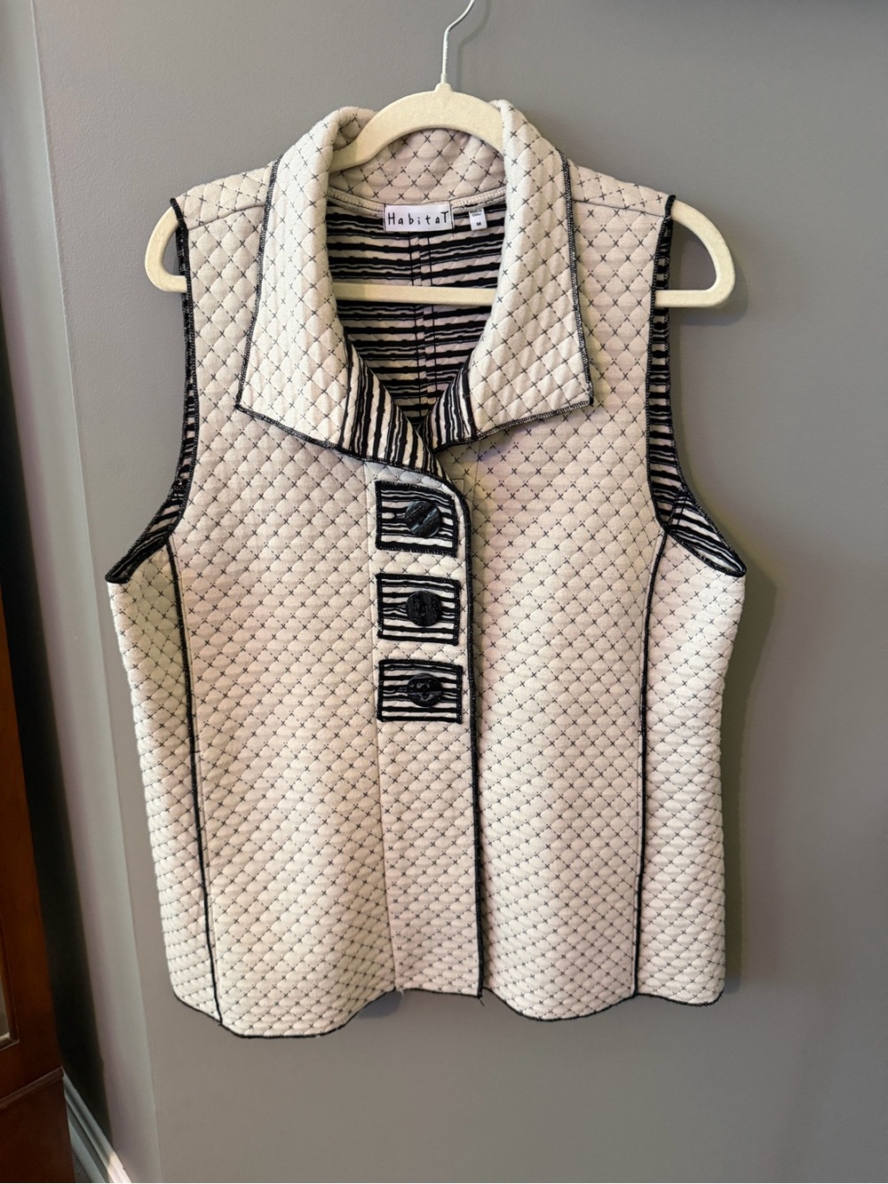 Habitat Cream Quilted Sleeveless Vest with Black Trim. Medium
